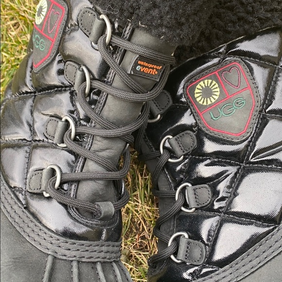 UGG AUSTRALIA Waterproof Boots 7.5 - Picture 3 of 8
